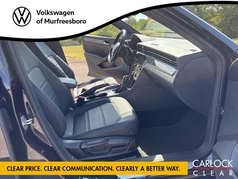 Used 2021 Volkswagen Passat 2.0T R-Line image 24