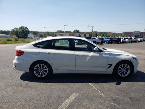 Used 2015 BMW 328i Gran Turismo xDrive image 9