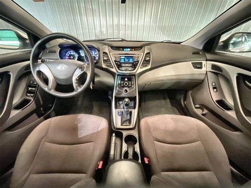 Used 2014 Hyundai Elantra SE image 17