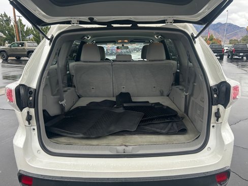 Used 2016 Toyota Highlander LE image 24