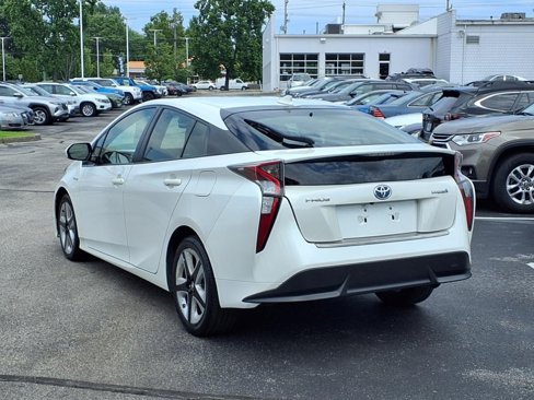 Used 2016 Toyota Prius Three Touring image 4