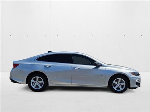 Used 2022 Chevrolet Malibu LS image 4