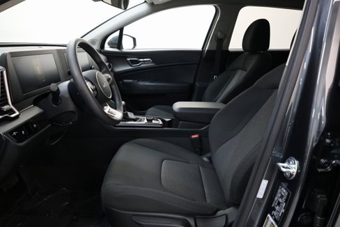 Used 2025 Kia Sportage LX image 57