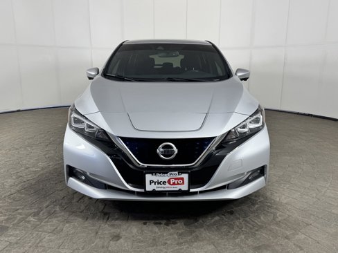 Used 2021 Nissan Leaf SV image 2