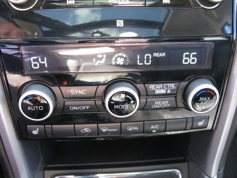 Used 2020 Subaru Ascent Limited w/ Technology Package image 27