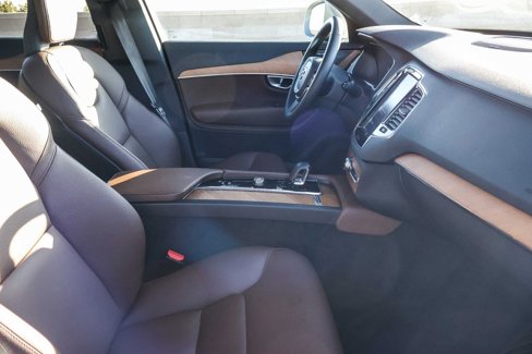 Used 2024 Volvo XC90 B6 Plus w/ Protection Package Premier image 12