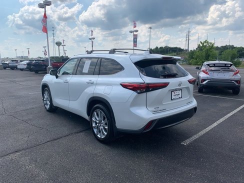 Used 2022 Toyota Highlander Limited image 6