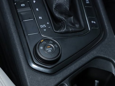 Used 2019 Volkswagen Tiguan SEL image 29