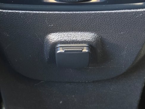 Used 2018 Ford Escape SE image 16