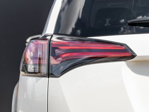 Used 2018 Toyota RAV4 XLE image 11