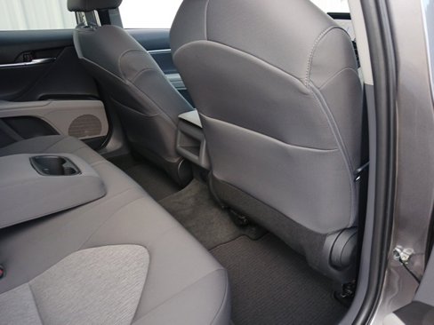 Used 2022 Toyota Camry LE image 28