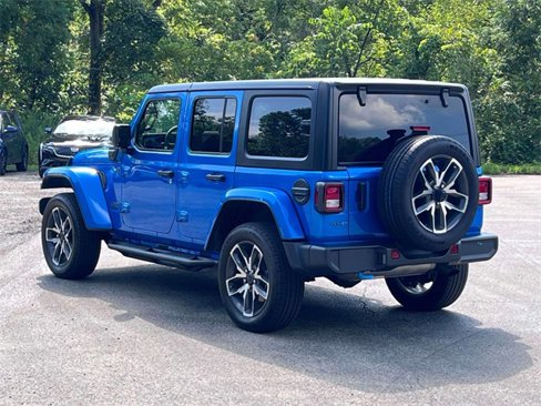 Used 2024 Jeep Wrangler Unlimited w/ Convenience Group image 5
