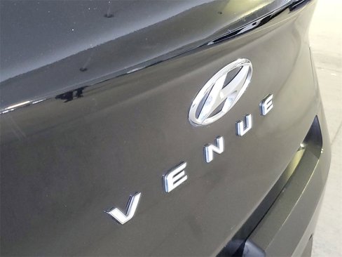 Certified 2022 Hyundai Venue SEL image 6