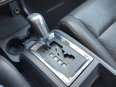 Used 2010 Dodge Journey R/T w/ Flexible Seating Group image 11