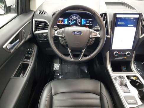 Used 2024 Ford Edge SEL image 13
