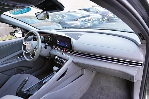 Certified 2024 Hyundai Elantra SEL image 10