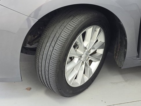 Used 2015 Lexus ES 300h image 32