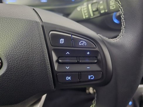 Certified 2023 Hyundai Venue SEL image 18