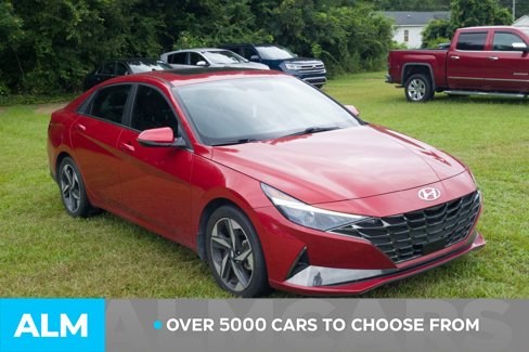 Used 2022 Hyundai Elantra SEL w/ Convenience + Premium Package image 3