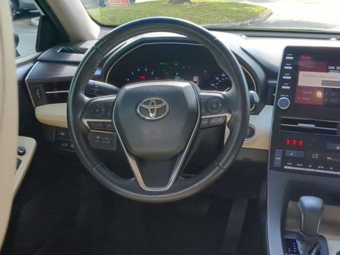 Used 2019 Toyota Avalon XLE image 14