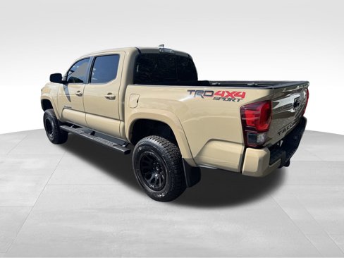 Used 2018 Toyota Tacoma TRD Sport image 18