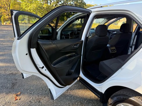 Used 2018 Chevrolet Equinox LT w/ Sun & Infotainment Package image 27