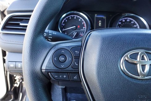 Used 2019 Toyota Camry L image 18