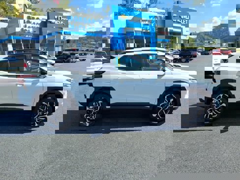 New 2025 Chevrolet Trax RS w/ Driver Confidence Package image 8