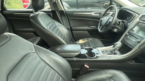 Used 2014 Ford Fusion SE w/ Equipment Group 202A image 6
