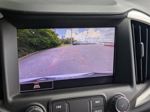 Used 2024 GMC Terrain SLT image 16