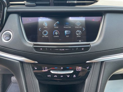 Used 2018 Cadillac XT5 Luxury w/ Driver Awareness Package image 11