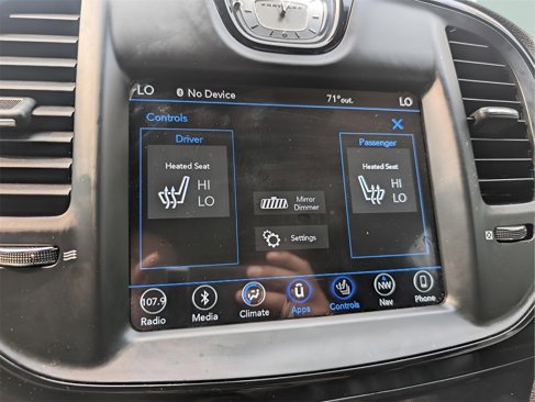 Used 2018 Chrysler 300 S w/ 300S Premium Group image 17