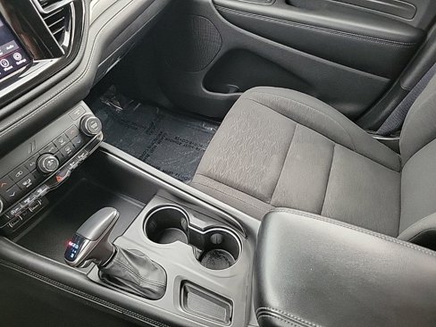 Used 2022 Dodge Durango SXT image 30