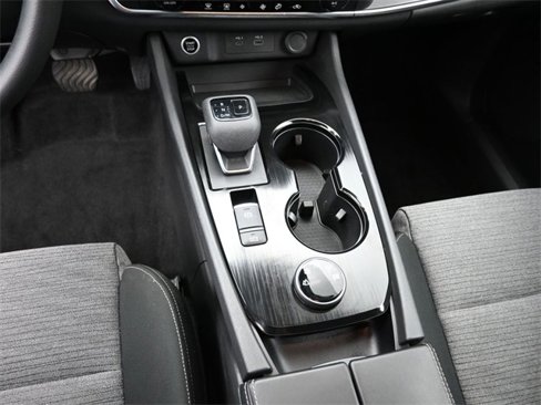 Used 2023 Nissan Rogue SV image 35
