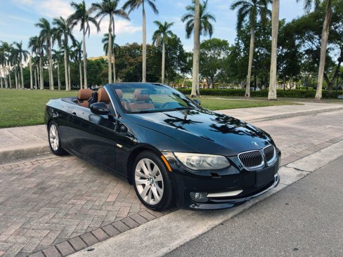 Used 2011 BMW 328i Convertible image 1