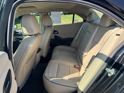 Used 2015 Chevrolet Malibu LT w/ Leather Package image 10