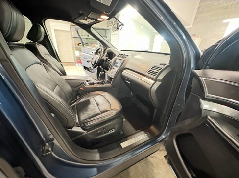 Used 2018 Ford Explorer Limited image 16