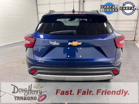 Used 2024 Chevrolet Trax LT w/ Sunroof Package image 7