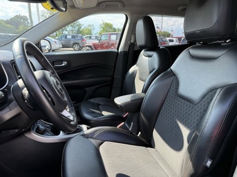 Certified 2018 Jeep Compass Latitude w/ Cold Weather Group image 13