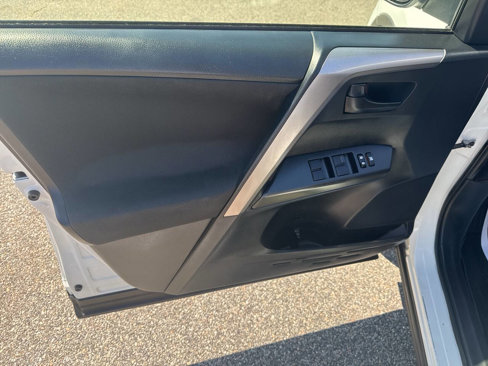 Used 2016 Toyota RAV4 LE image 18