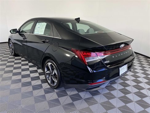 Used 2022 Hyundai Elantra SEL w/ Convenience + Premium Package image 6