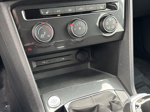 Certified 2024 Volkswagen Tiguan S image 27