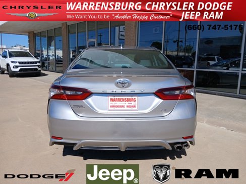 Used 2023 Toyota Camry SE image 5