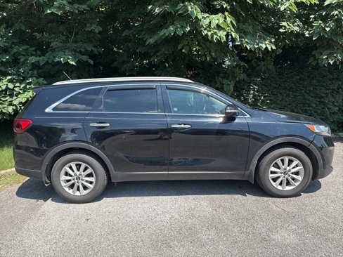 Used 2020 Kia Sorento LX w/ LX I4 Convenience Package image 2