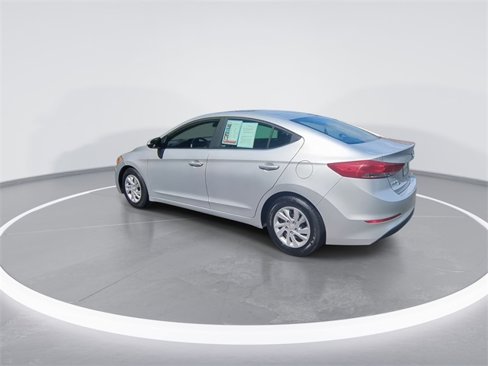 Used 2018 Hyundai Elantra SE image 6