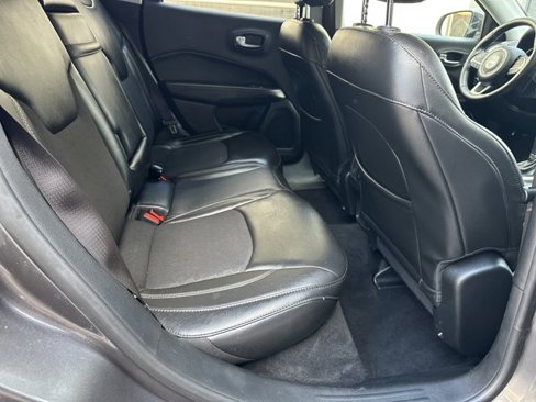 Used 2018 Jeep Compass Latitude w/ Cold Weather Group image 17