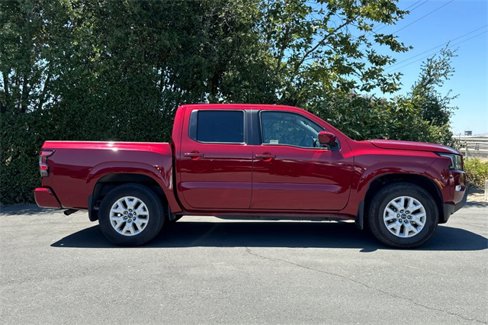 Used 2022 Nissan Frontier SV image 3