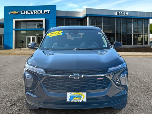 Used 2024 Chevrolet Trax RS image 2