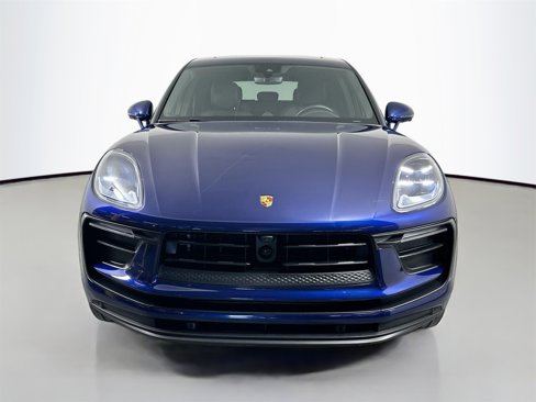 Certified 2024 Porsche Macan w/ Premium Plus Package image 10