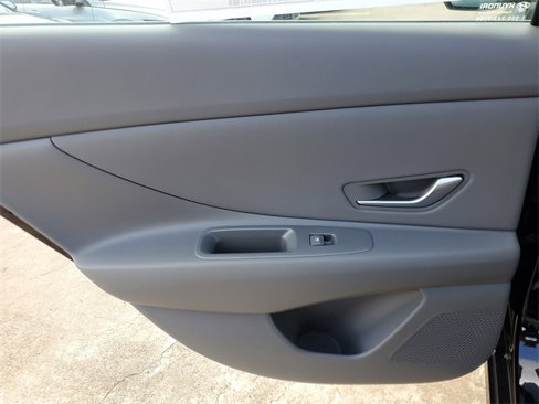 New 2025 Hyundai Elantra Sport image 11